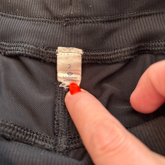 Lululemon Dance Studio Mid-Rise Cropped Pant Lightweight Swift Fabric Size 2 - Picture 10 of 14